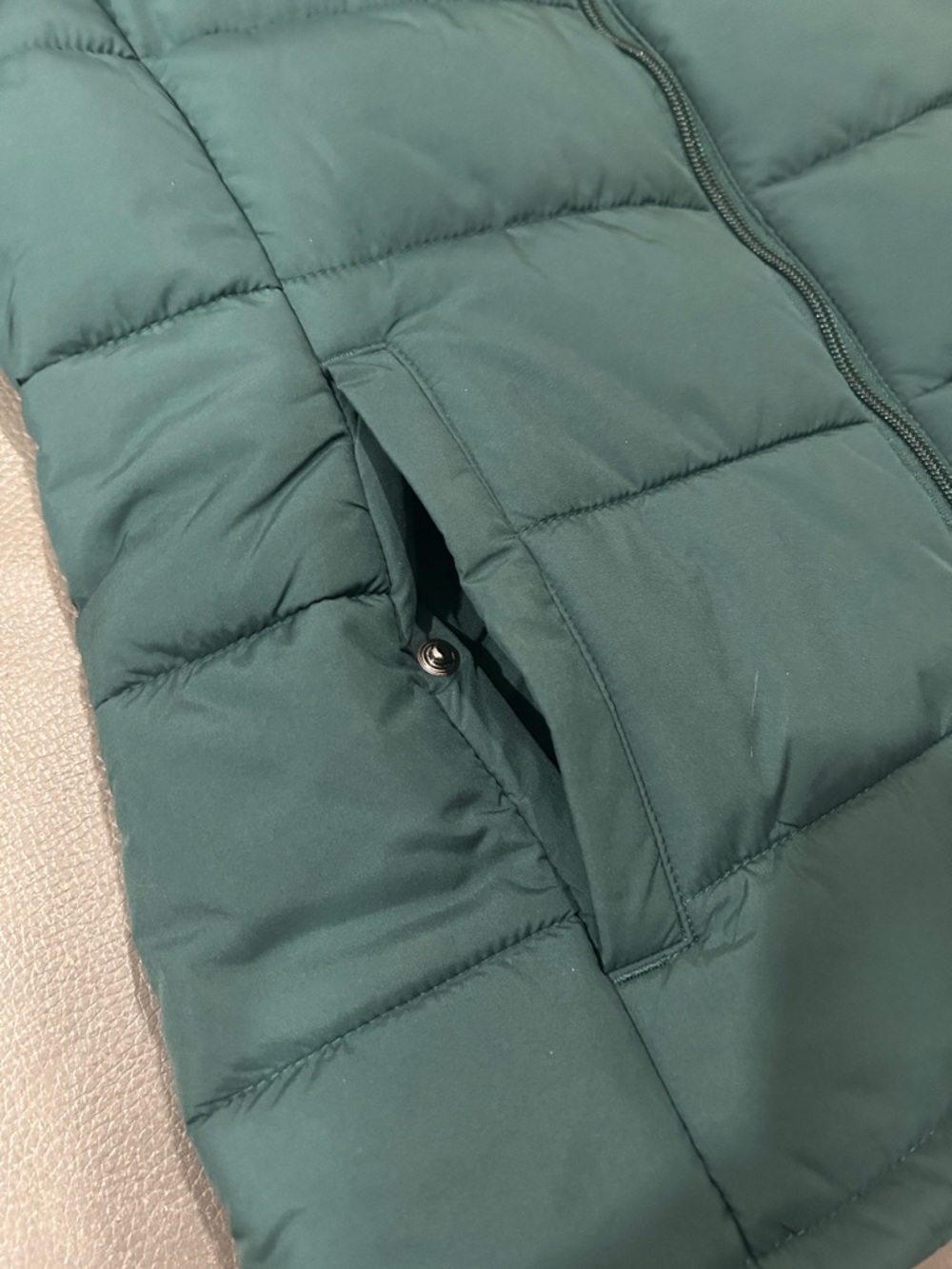 Amazon Puffer Vest Dark Green NWT size S - Picture 3 of 6